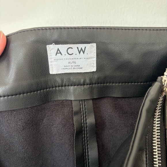 🎉4/30$🎉 Ardene Faux Leather Zipper Mini Skirt - Size XL - Picture 4 of 5